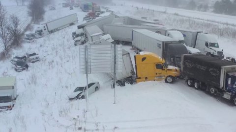 全美大冻哭！极地寒潮席卷43州，连佛州都发寒潮预警