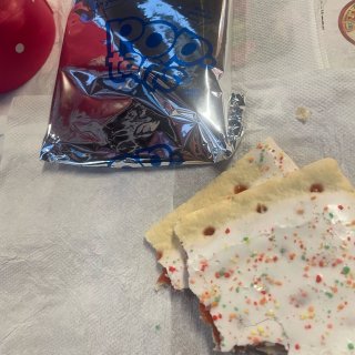 甜甜的波普脆饼Pop-Tarts。...