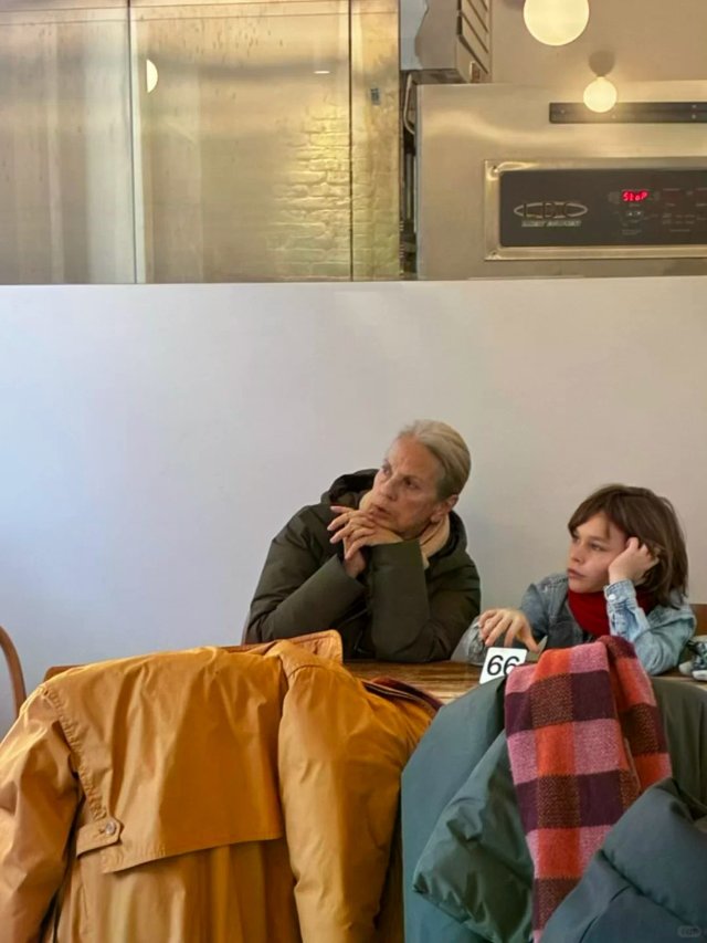 布鲁克林咖啡厅｜人格面具和阴影的辩证统一