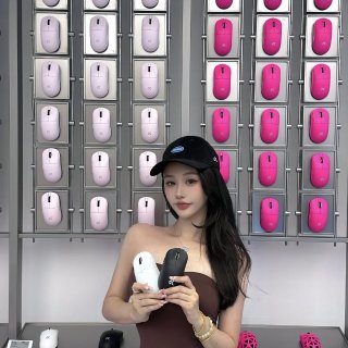 魔都新晋潮人打卡地！巨型键盘太出片⌨️...