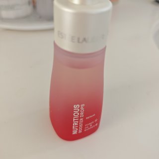 清爽无负担的雅诗兰黛红石榴鲜活营养精华...