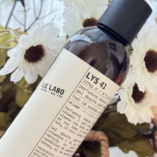 Lelabo Lys41沐浴露，就是满园花卉直冲脑门的味道！