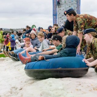 🇳🇿纽村一年一度最火爆免费户外玩雪场回归...