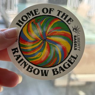 在纽约不能没有试过的彩虹贝果🌈🥯...