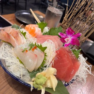 Mirakutei Sushi & Ra...