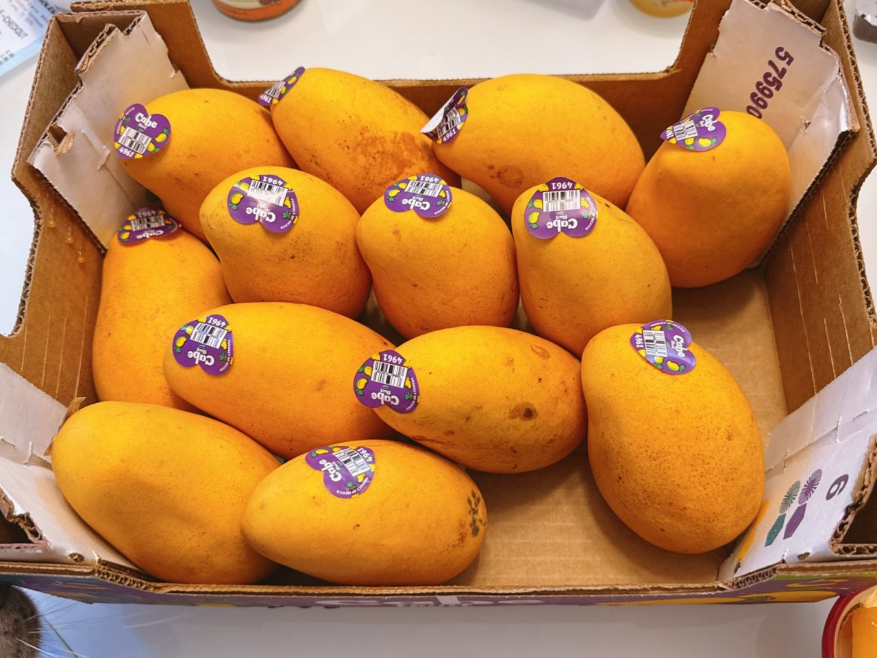 芒果🥭好价 一盒14颗卖$6.99...