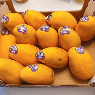 芒果🥭好价 一盒14颗卖$6.99...