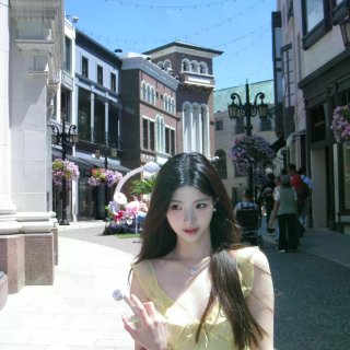 好消息：和好莱坞牌子合照了🌴...