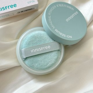 Innisfree矿物质控油散粉｜夏日油...