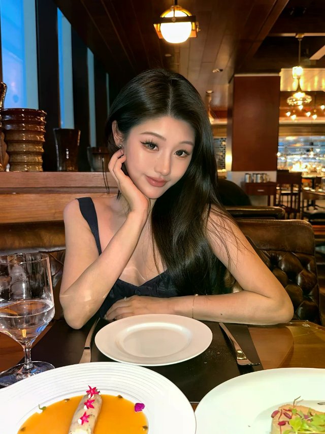 i人的小幅餐厅拍照姿势🍽
