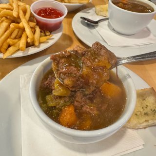 炎夏足球⚽️之夜 少花销晚餐🥘牛肉汤配薯...