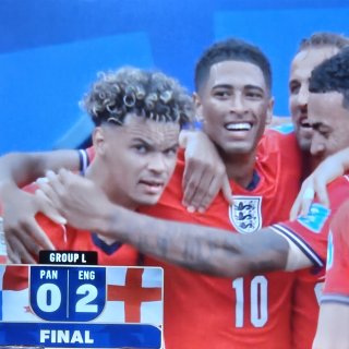 英格兰 vs 巴拿马 2：0...