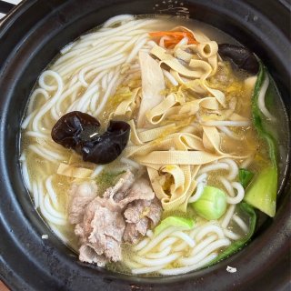 2哥 砂锅 · 过桥米线 Bob’s N...
