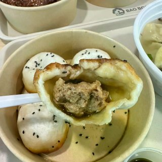 纽约🌟一口爆汁的上海生煎...
