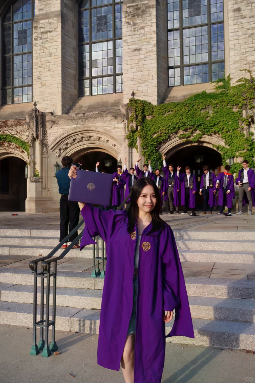 恭喜这位亚女成功拿下Top10学位...