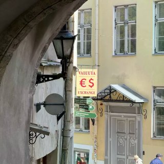 🇪🇪塔林一日游，都去买蓝色帆布袋...