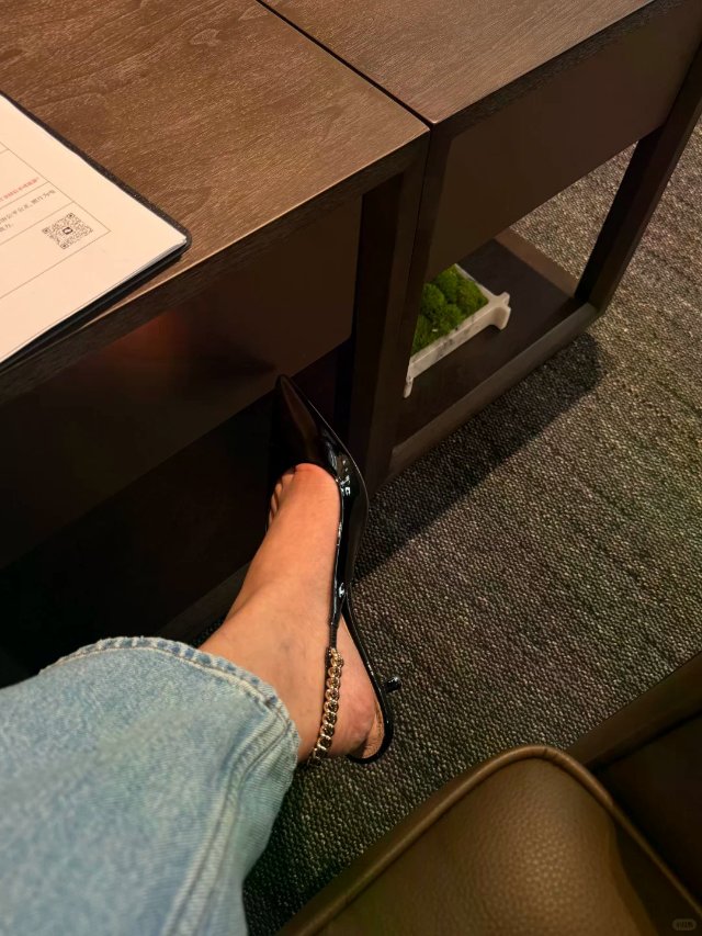 高跟鞋之于女性的百害而无一利