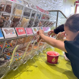 Menchie's Frozen Yog...