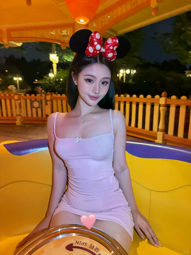 存一些𝐃𝐢𝐬𝐧𝐞𝐲𝐲𝐲拍照姿势 ₊...