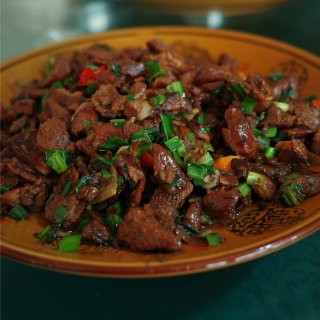 云南吃野生菌，亲眼目睹救护车上门拉人……...