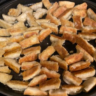 家常味道之橄榄🫒油煎酸菜猪肉锅贴🥟酸酸的...