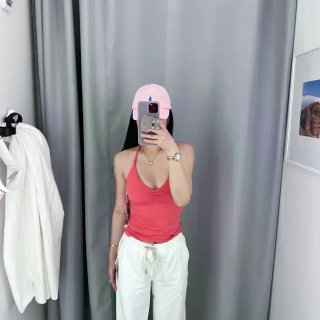 到底谁在买Vuori 这个颜色啊！...