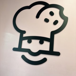 Crumbl本周限定超夯草莓迪拜巧克力杯...