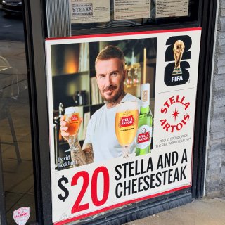 费城两大 Cheesesteak 名店都...
