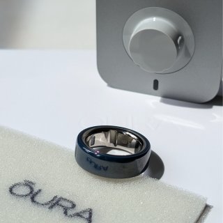 Oura Ring 4 Ceramic ...