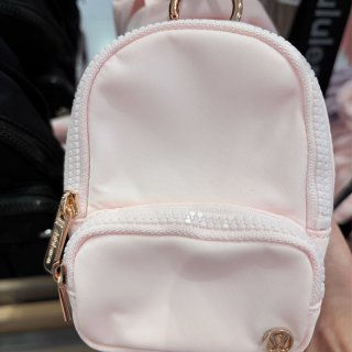 lululemon 露露乐檬
