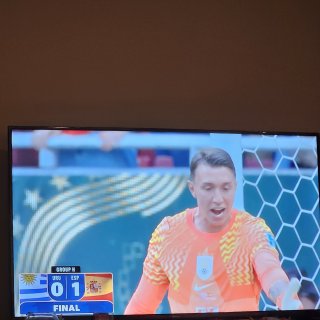 西班牙 vs 乌拉圭 1：0...