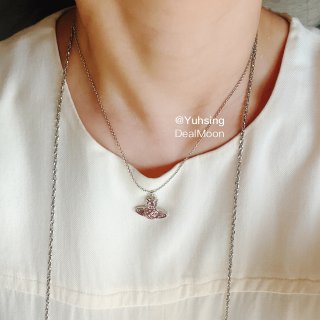 來點粉色Vivienne Westwoo...