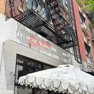 在纽约终于拿下路过多次没吃上的brunc...