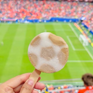 第一次吃蒙牛冰淇淋,居然是在世界杯