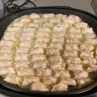 家常味道之橄榄🫒油煎酸菜猪肉锅贴🥟酸酸的...