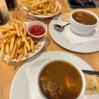 炎夏足球⚽️之夜 少花销晚餐🥘牛肉汤配薯...