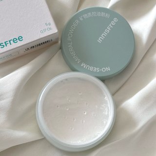 Innisfree矿物质控油散粉｜夏日油...