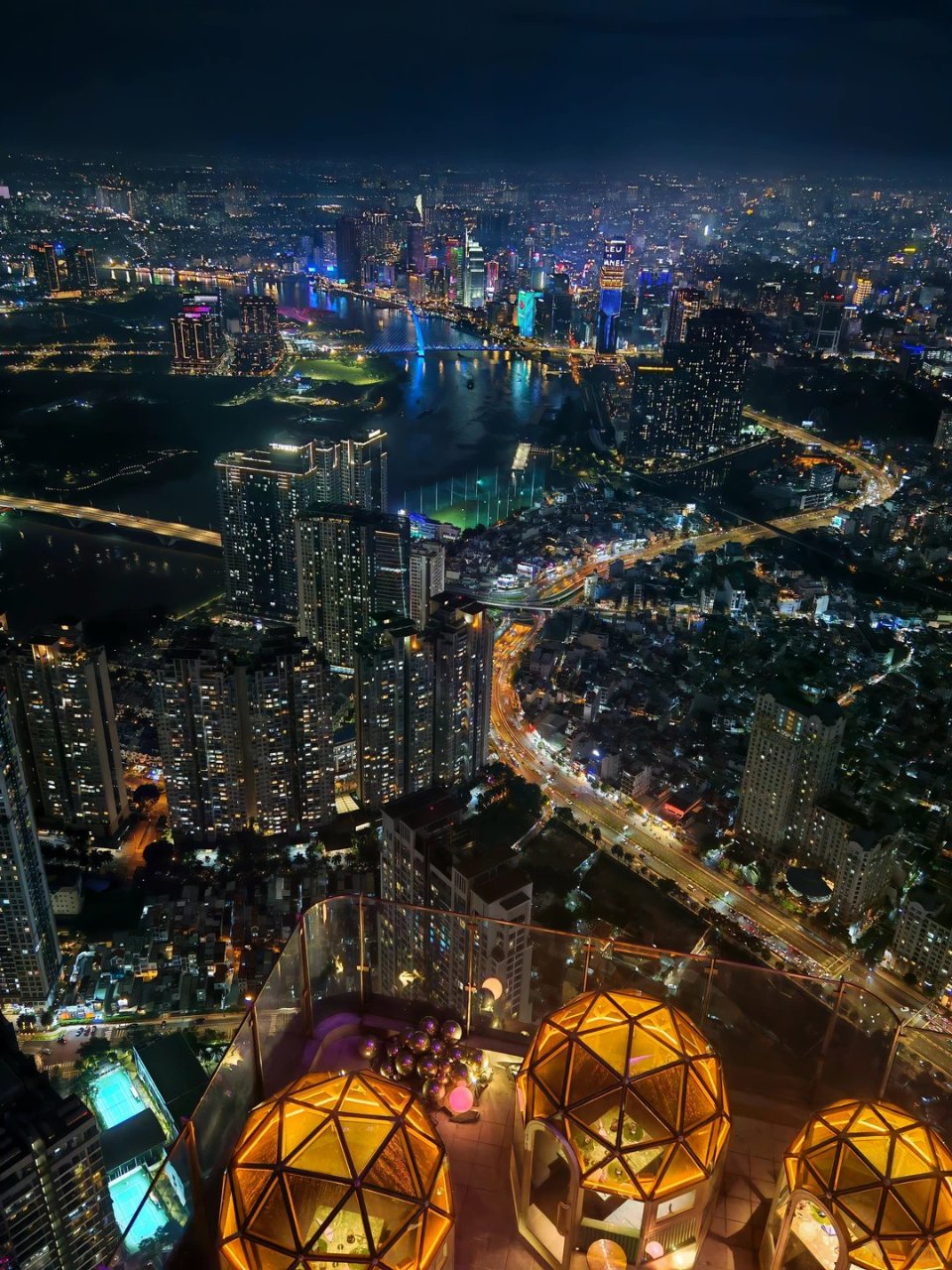 🇻🇳胡志明|西贡灯火与蓬勃生长的城市...