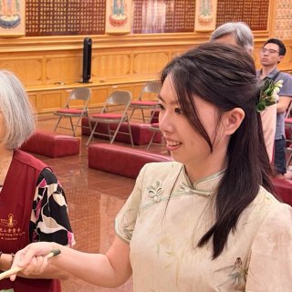 刘诗诗灵感穿搭｜旗袍配绒花，就是顶呱呱...