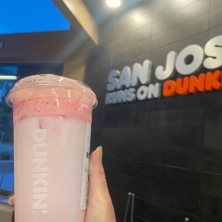 Dunkin' 的$3 冰乐饮料。...