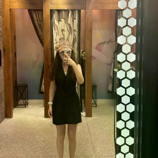 Aritzia神裙！掌管版型的神😱...