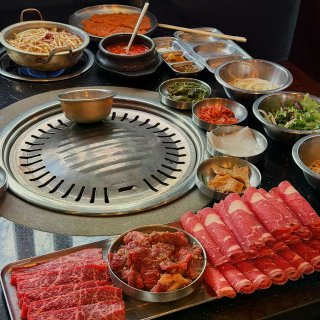🇺🇸洛杉矶爆火韩国明星同款韩式烤肉店🥩！...