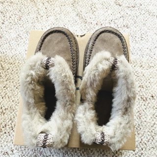 UGG Alpine真不太好穿脱…但我还...