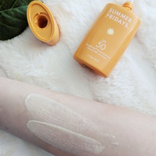 Summer Fridays SPF50...