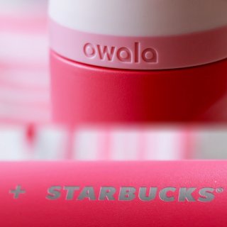 星巴克这次联名，真的太会了！｜被粉色 O...
