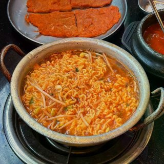 🇺🇸洛杉矶爆火韩国明星同款韩式烤肉店🥩！...