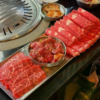 🇺🇸洛杉矶爆火韩国明星同款韩式烤肉店🥩！...