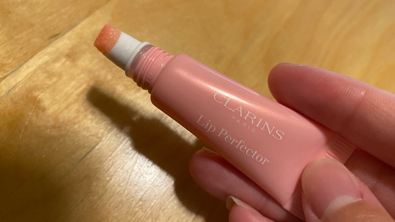 之前梅西百货送的Clarins唇釉...