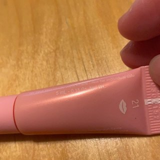 之前梅西百货送的Clarins唇釉...