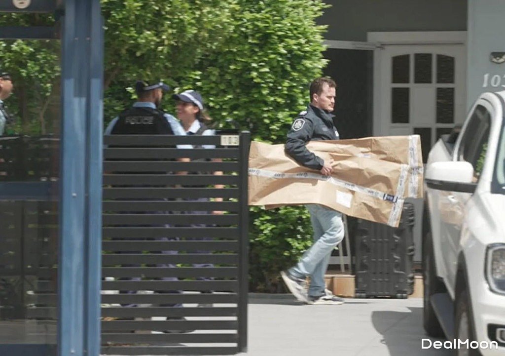 1765774363693f941b149cc